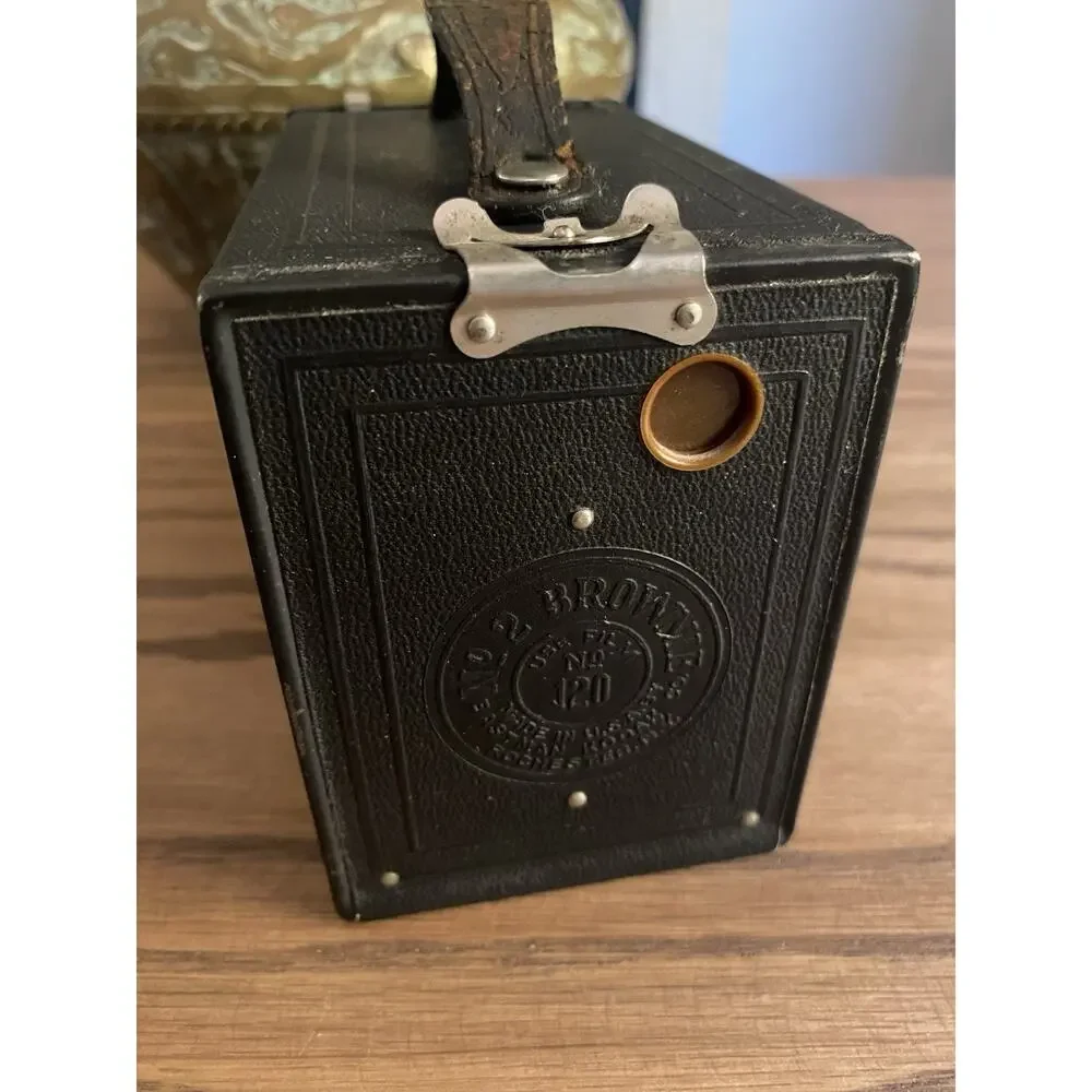 Antique 1920s Kodak Brownie No 2 Model F Box Camera